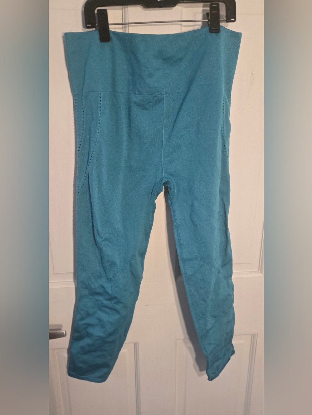 Fabletics  Teal Active Leggings Size  L
